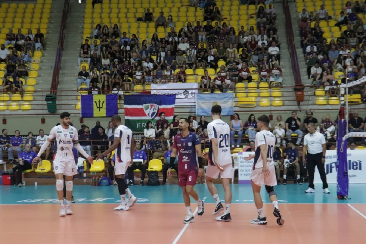Emoção até o último minuto: JF Vôlei vence o Monte Carmelo por 3 sets a 2 no Ginásio Municipal 2 JF Volei x Monte Carmelo foto Pedro Moyses 2