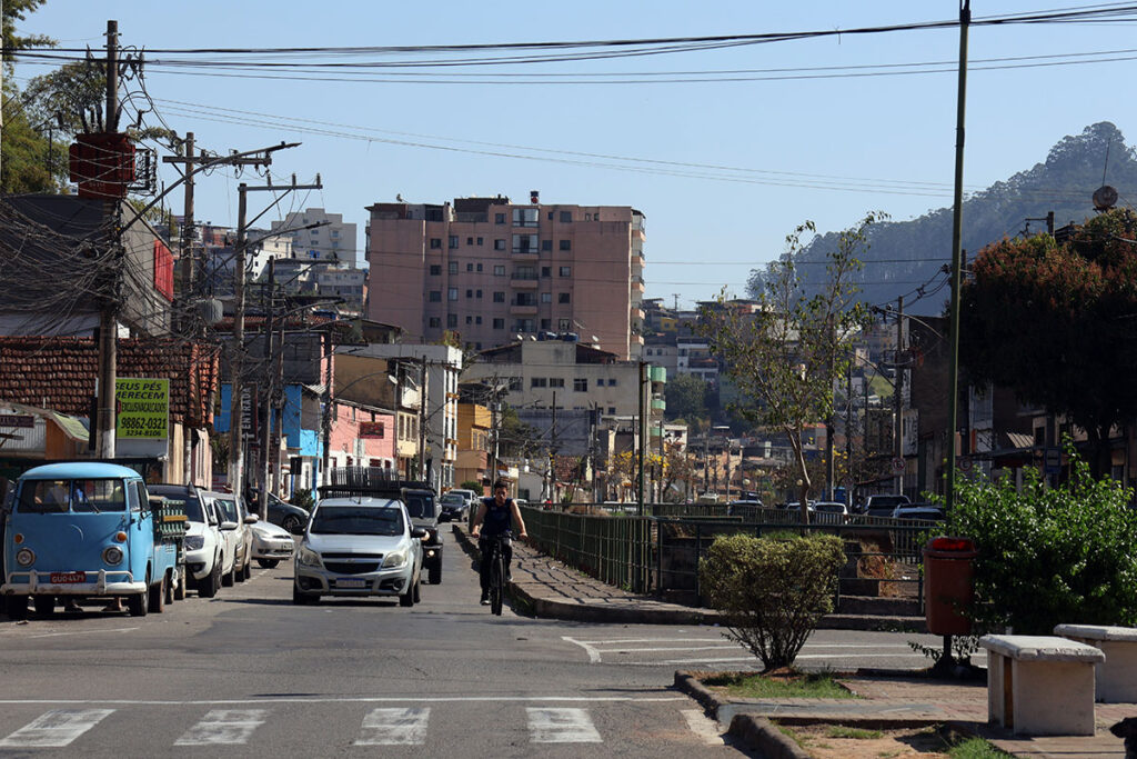Obras aliviam, mas não afastam medo de enchentes no Bairro Santa Luzia 4 Obras aliviam, mas não afastam medo de enchentes no Bairro Santa Luzia