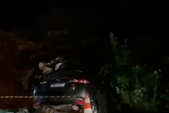 Uma pessoa morre em acidente com dois carros e ônibus na BR-040 1 Acidente entre dois automóveis e um ônibus deixa uma morte na BR-040