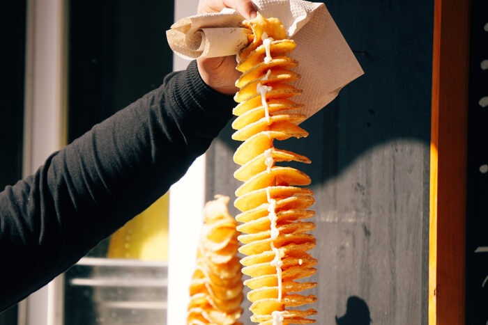 2ª edição do Festival de Comida Gigante é realizada em Juiz de Fora 2 mao recortada segurando comida site