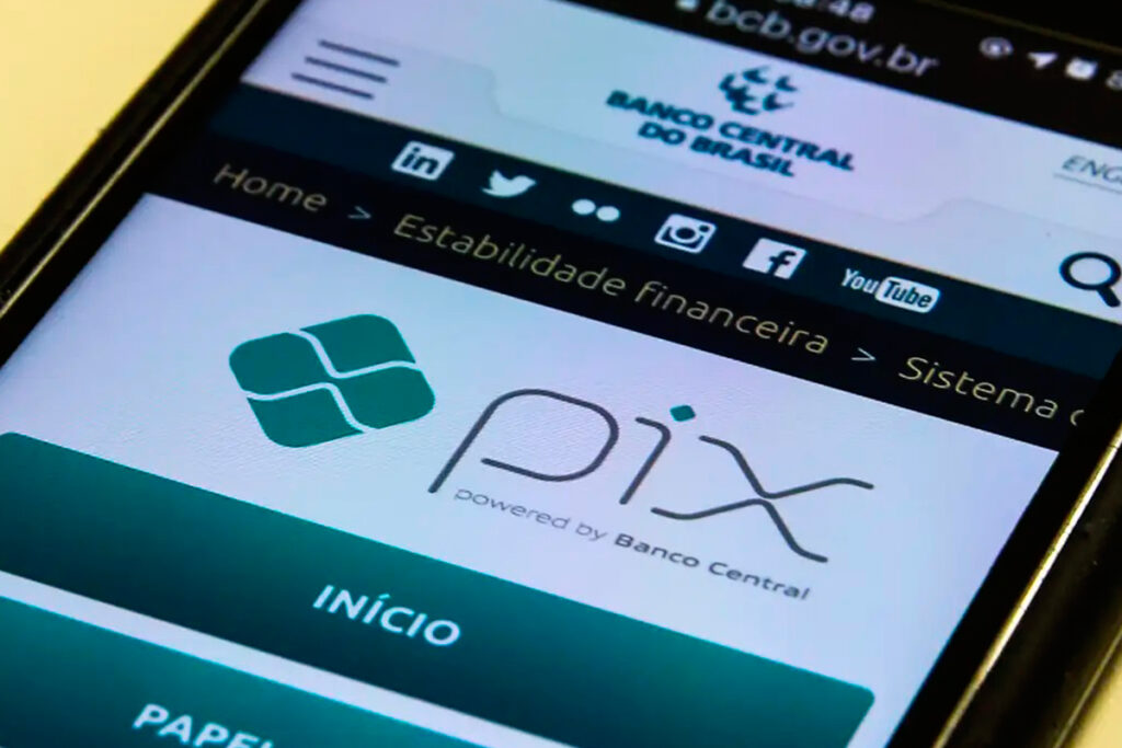 Seu saldo da conta será exibido quando usar PIX automático em compras