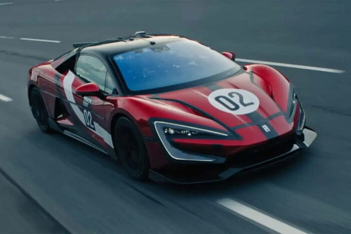Carro esportivo elétrico supera 490 km/h e terá unidade à venda no Brasil 1 Carro esportivo elétrico supera 490 km/h e terá unidade à venda no Brasil
