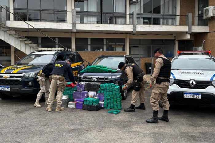 PRF apreende mais de 320 quilos de maconha em veículo na BR-267 1 PRF apreende mais de 320 quilos de maconha em veículo na BR-267