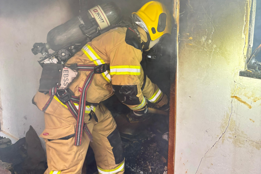 Incêndio em residência deixa dois feridos em Barbacena 2 1200 x 800 5