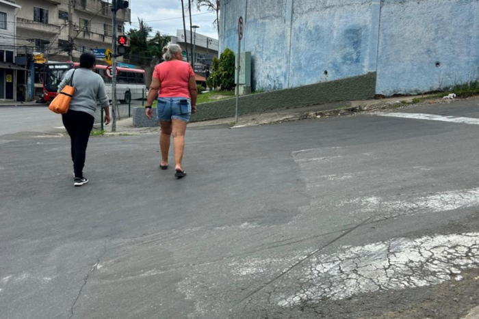 Travessia sem faixa em trecho movimentado gera insegurança no São Pedro 1 Travessia sem faixa em área de grande movimento gera insegurança no São Pedro