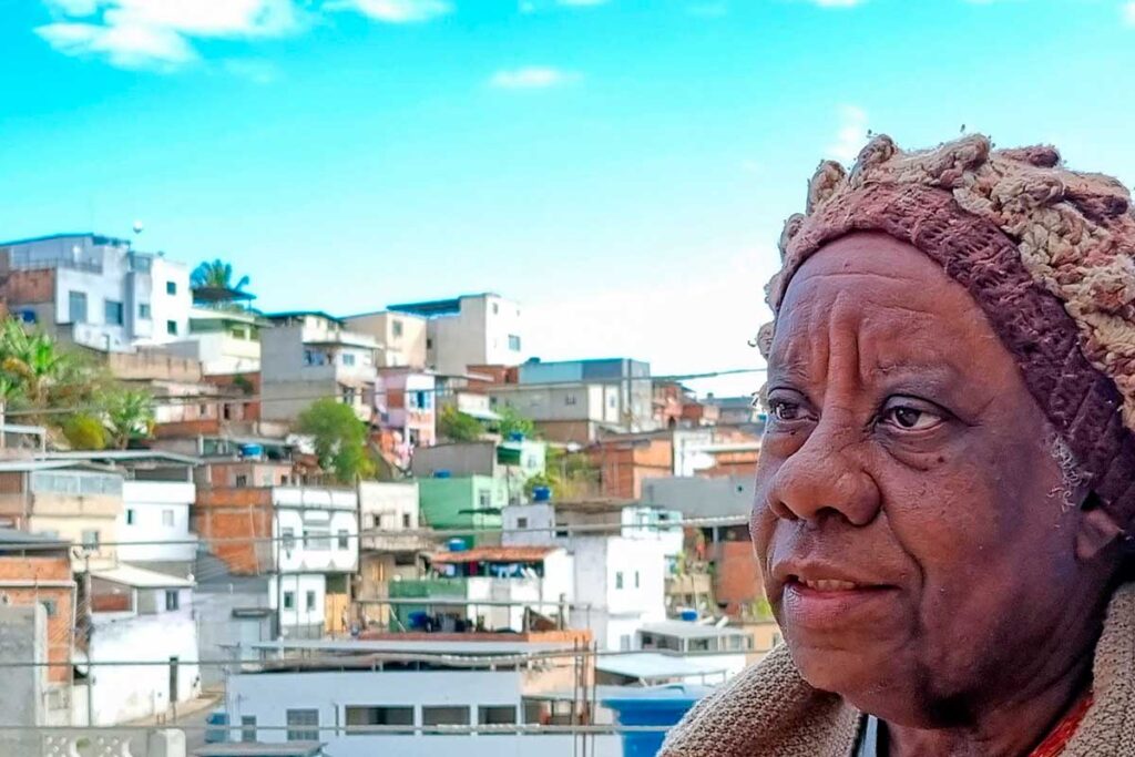 Escola municipal passa a se chamar Adenilde Petrina Bispo