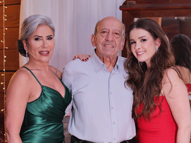 Marcia Pires Alberto Rihan e Julia Faria Foto DENIS SARAMELO 171125 Giglia 1