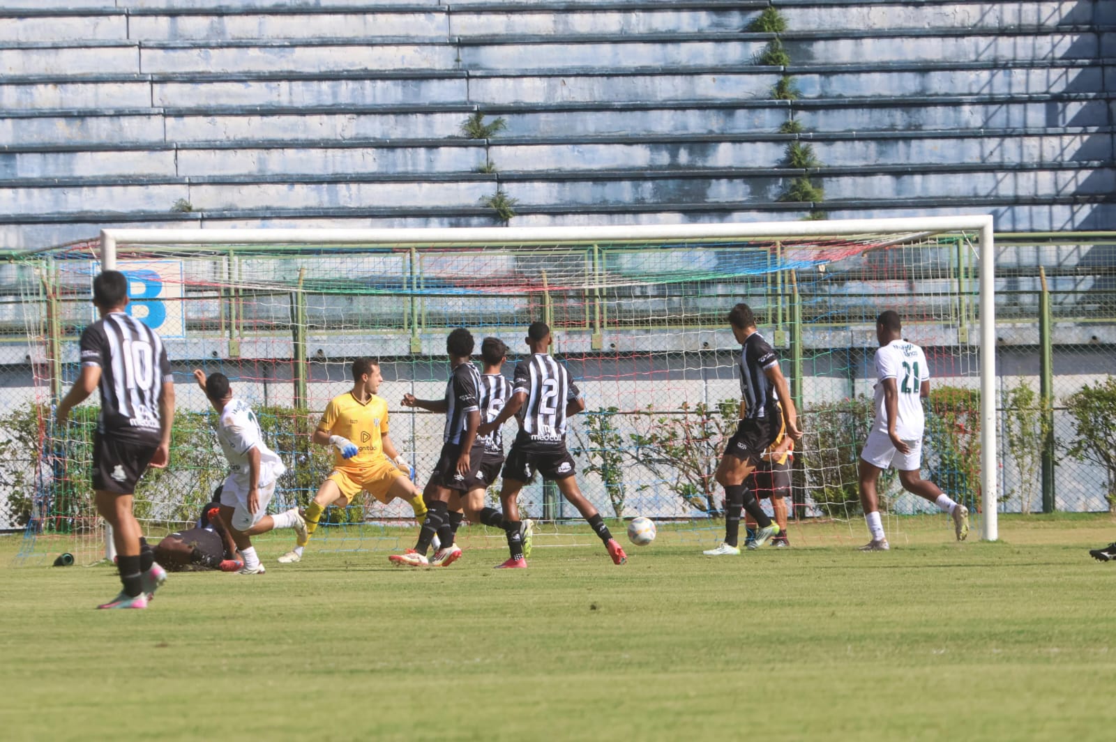 Tupi sofre derrota 2 - Leonardo Costa Tupi sofre derrota 2 - Leonardo Costa