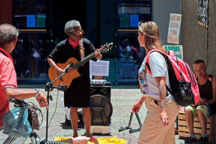 Artistas de rua reforçam papel democrático do Calçadão da Halfeld 3 artistas de rua 1 leonardo costa