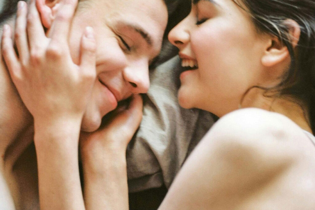 Qual é a frequência ideal de sexo para melhorar a saúde mental? 1 sexo saude mental pexels