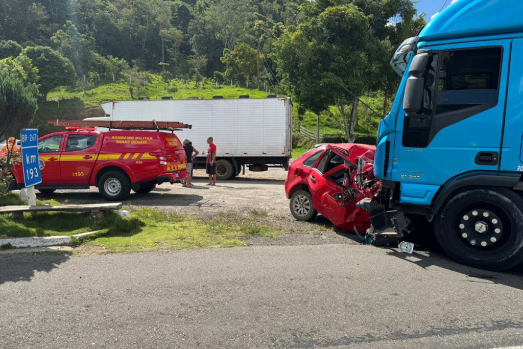 Grave acidente deixa dois mortos na BR-267 no fim de semana