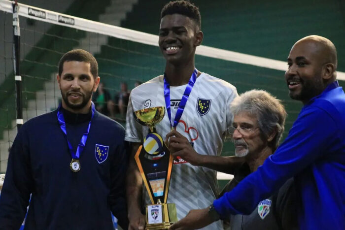 Com 2,11m, juiz-forano Eliab Augustus vai defender clube paulista de vôlei 2 eliab 2