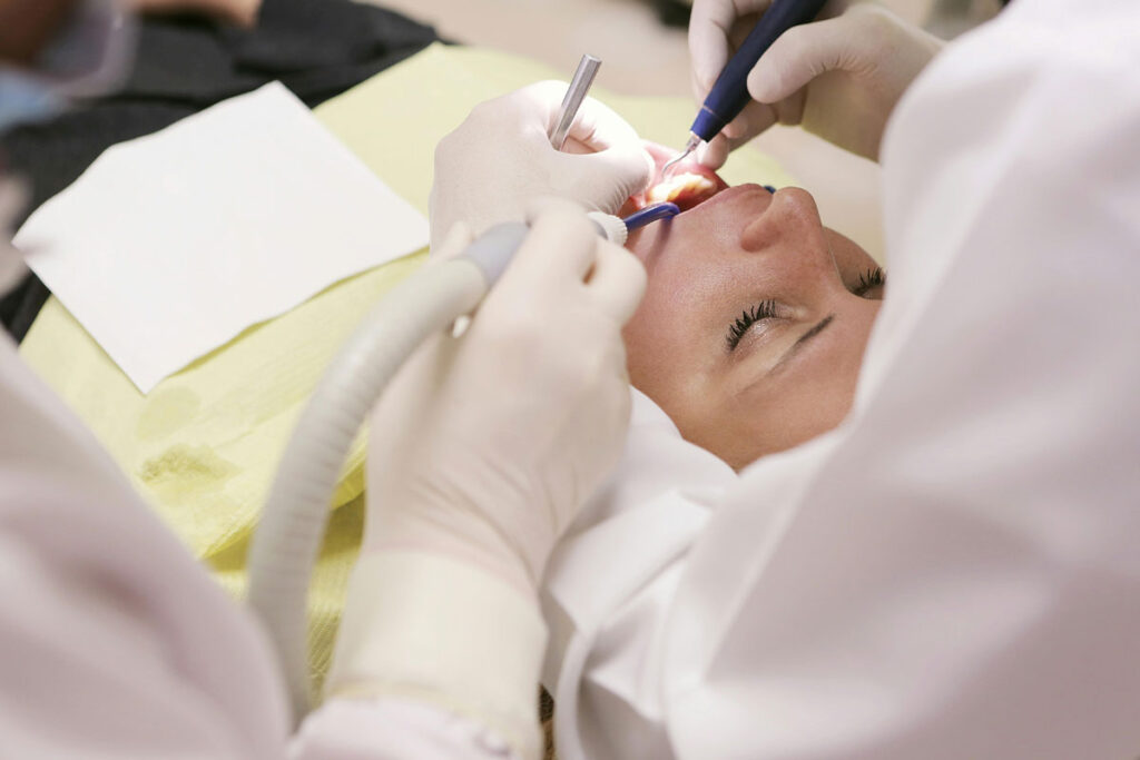 Justiça nega indenização a paciente após complicações na retirada de dente siso 1 extracao siso pexels dentista