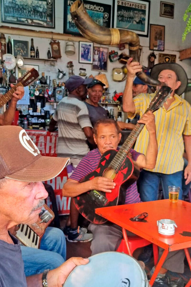 frances bar sertanejo