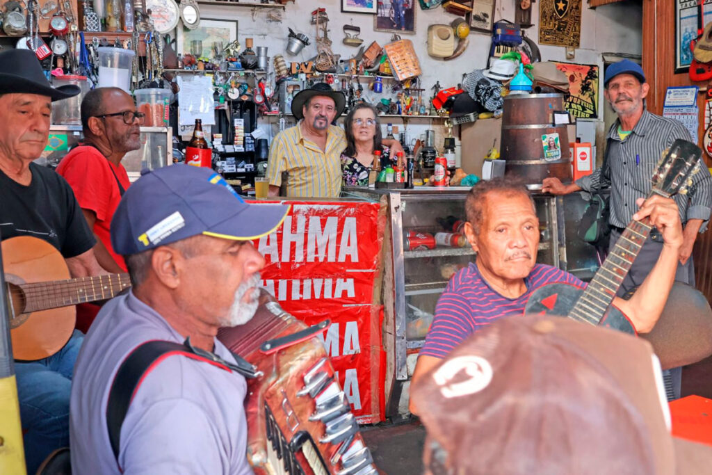 frances bar sertanejo