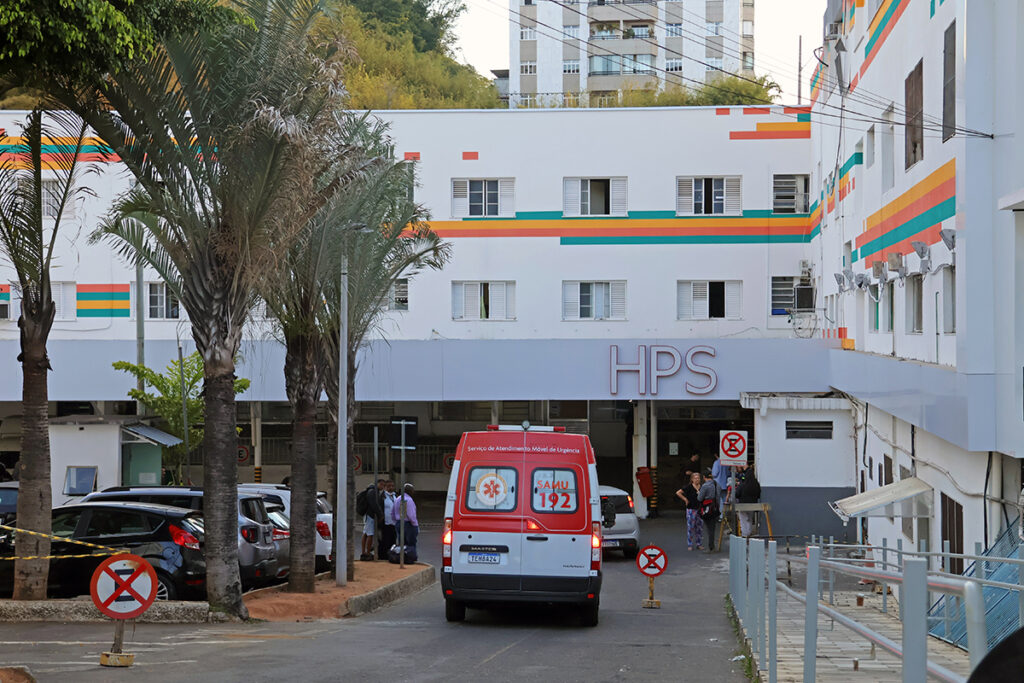 Idoso é atropelado por ônibus na Avenida Rio Branco 1 hospital pronto socorro juiz de fora