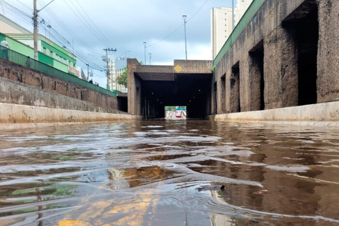Após interdição, mergulhão é totalmente liberado; veja como está o trânsito no local 1 Mergulhão interditado
