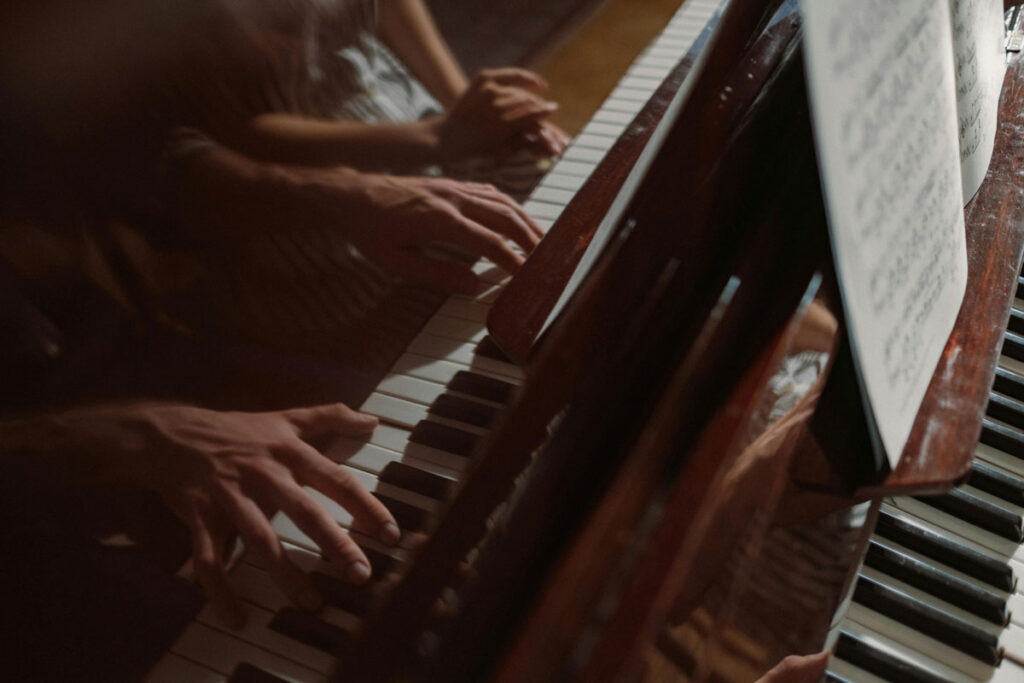 Idosa centenária garante na Justiça posse de piano penhorado em ação trabalhista 1 piano penhora pexels