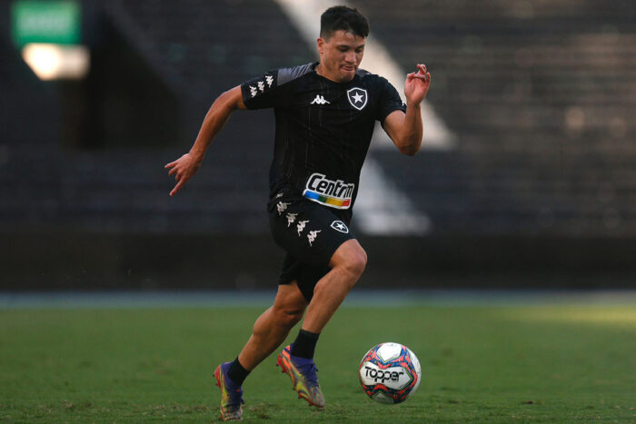 Tombense anuncia 12 atletas para temporada de 2026 1 ronald tombense. foto vitor silva botafogo