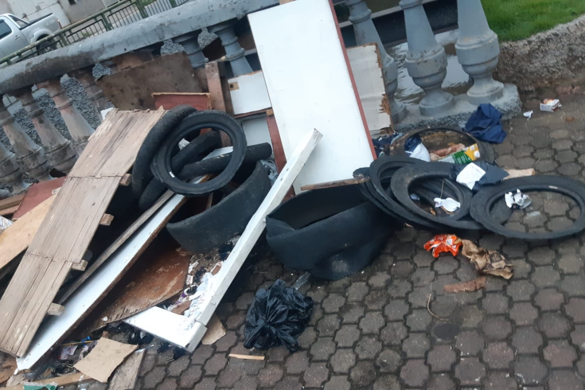 Bota-fora irregular de entulho preocupa moradores do Bairro Santa Luzia