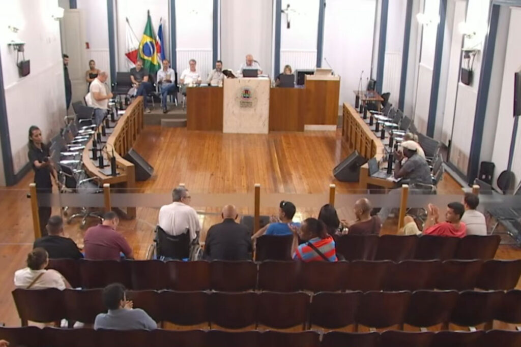 Audiência pública debate desfiles das escolas de samba no carnaval de Juiz de Fora 1 audiência carnaval