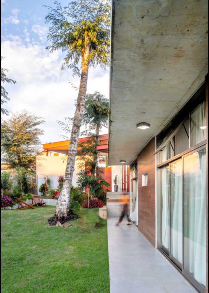 Casa entre árvores: design que acolhe, arquitetura que contorna 1 IMG 1046