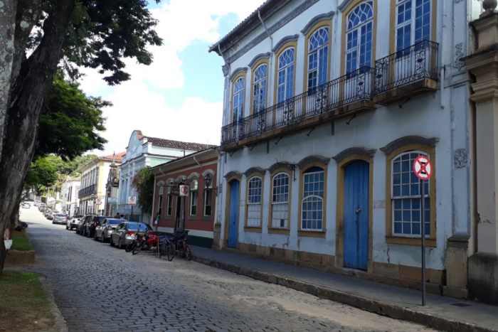 Após queda de raio, incêndio atinge restaurante no Centro Histórico de São João del-Rei 2 Após queda de raio, incêndio atinge restaurante no Centro Histórico de São João del-Rei