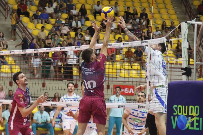 'São dez finais': técnico do JF Vôlei mantém esperança em fuga do rebaixamento na Superliga 1 “São dez finais”: técnico do JF Vôlei mantém esperança em fuga do rebaixamento na Superliga