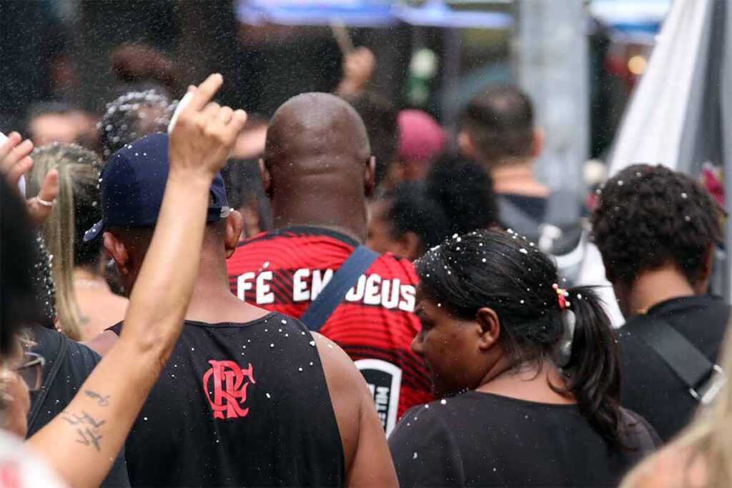 Juiz de Fora instala ponto de apoio para foliões na Praça da Estação; confira iniciativa 1 Juiz de Fora instala ponto de apoio para foliões na Praça da Estação; confira iniciativa