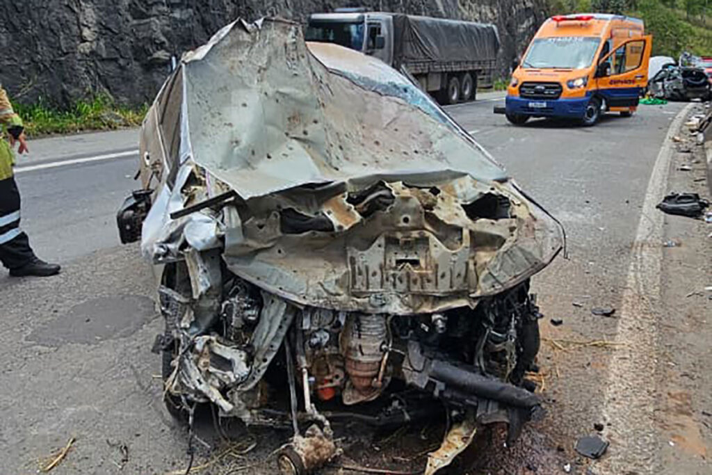 Acidente grave na BR-040 deixa um morto e dois feridos em Matias Barbosa