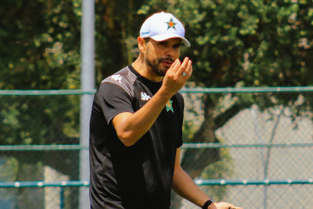 Após empate com o Flamengo, técnico juiz-forano tem duelo contra o Botafogo no Carioca 3 Após empate com o Flamengo, técnico juiz-forano tem duelo contra o Botafogo no Carioca
