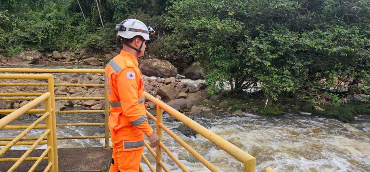 buscas por corpo rio paraibuna foto bombeiros