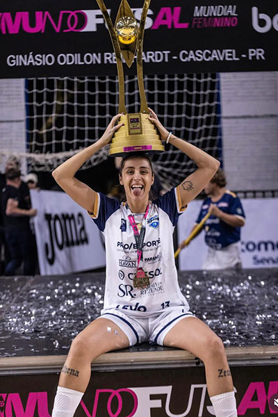 Juiz-forana Marina Loures vive temporada de elite em time campeão do mundo 1 marina loures