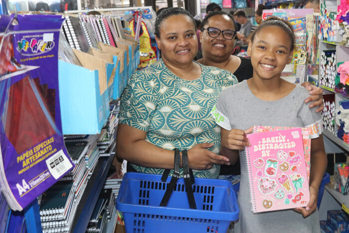 Volta às aulas aumenta compras em lojas físicas e leva papelarias a estender horário em Juiz de Fora 1 Volta às aulas aumenta compras em lojas físicas e leva papelarias a estender horário em Juiz de Fora