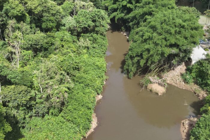Após quatro dias de buscas, bombeiros localizam corpo no leito do Rio Paraibuna 1 Após quatro dias de buscas, bombeiros localizam corpo no leito do Rio Paraibuna