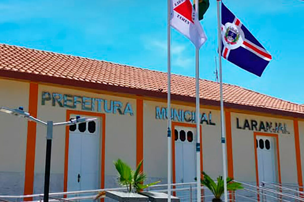 Ex-prefeito de Laranjal é condenado por apropriação indevida em estacionamento público