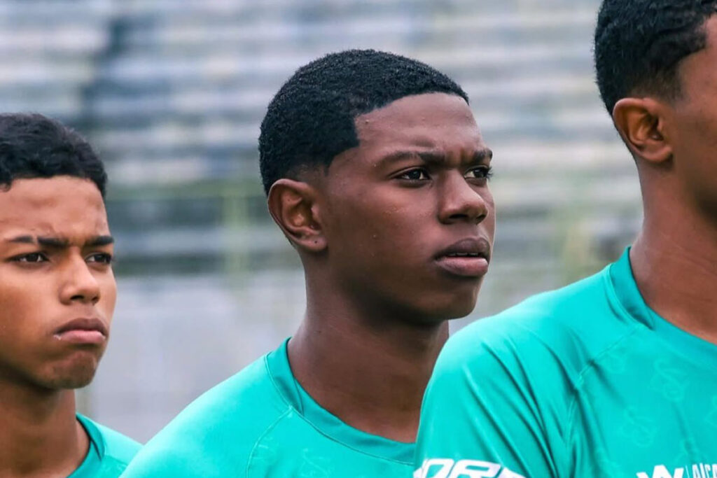 Atacante juiz-forano de 18 anos vai para o Atlético-MG 2 Atacante juiz-forano de 18 anos vai para o Atlético-MG