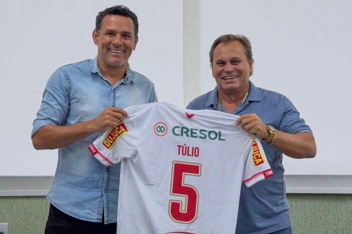 Ex-jogador de Botafogo e Corinthians assume diretoria de futebol do Tombense
