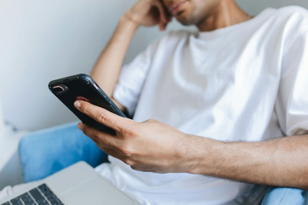 Assiste a muitos vídeos curtos no celular? Veja como isso pode afetar a sua visão 1 videos curtos pexels