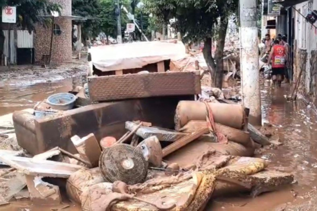 50 pessoas ficaram ilhadas após enchentes em Ubá; Prefeitura divulga balanço de ocorrências após temporal de quinta 1 enchetes ubá