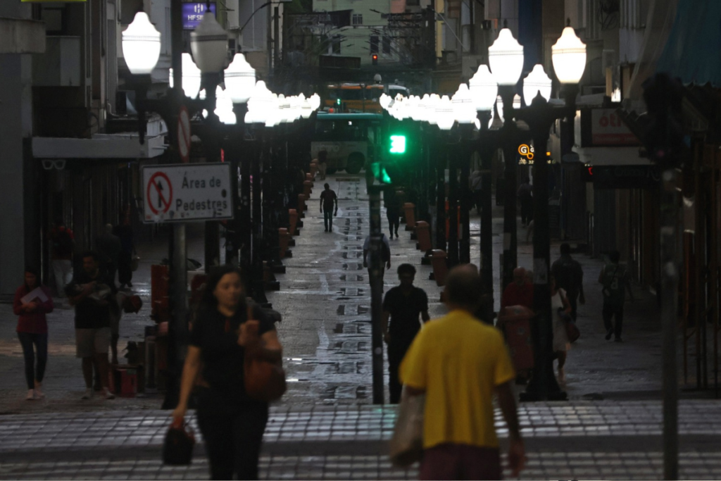 Sindicomércio afirma buscar linha de crédito para comerciantes após chuvas em Juiz de Fora 1 sindicomercio comercio fechado chuvas