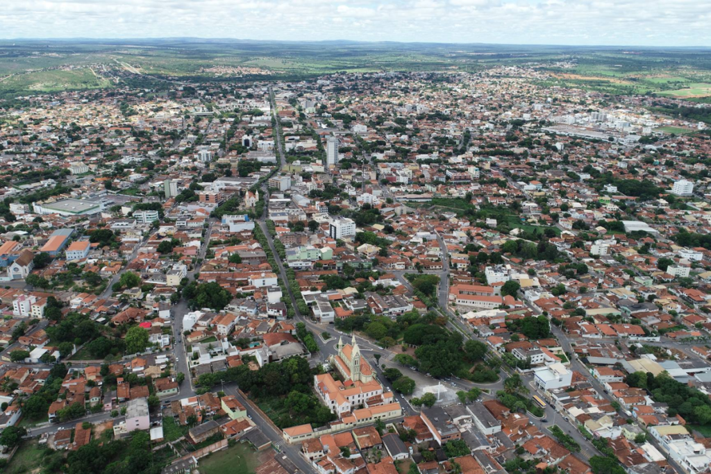 Terminam nesta quinta-feira as inscrições para concurso em cidade mineira; salário chega a R$ 8,7 mil 1 concurso-curvelo-minas gerais
