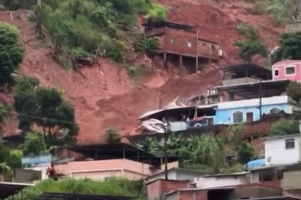 Juiz de Fora tem alerta de evacuação após chuva; Três Moinhos registra deslizamento e rua é interditada 1 Três Moinhos - Defesa Civil - Chuva em Juiz de Fora