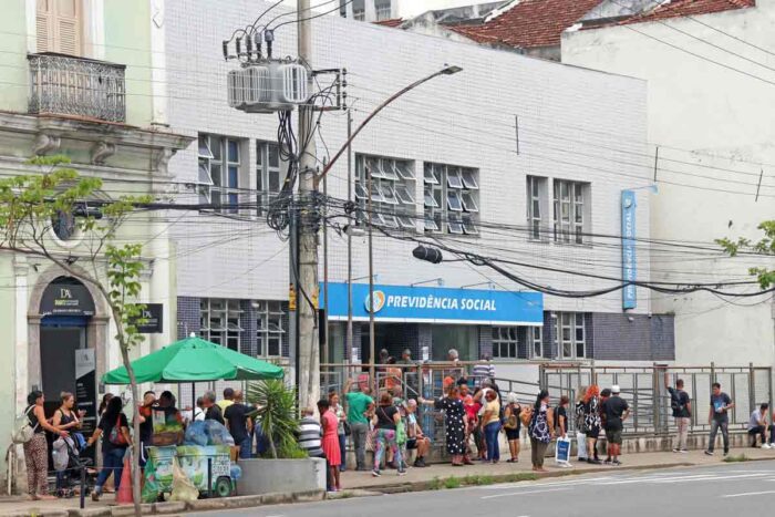 Após fechamento temporário, agências do INSS registram filas em Juiz de Fora 1 INSS