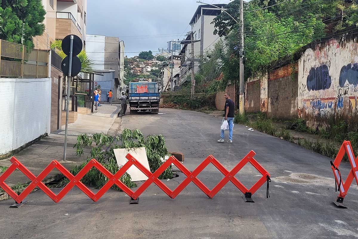 RUA-MELLO-REIS-(1) RUA-MELLO-REIS-(1)