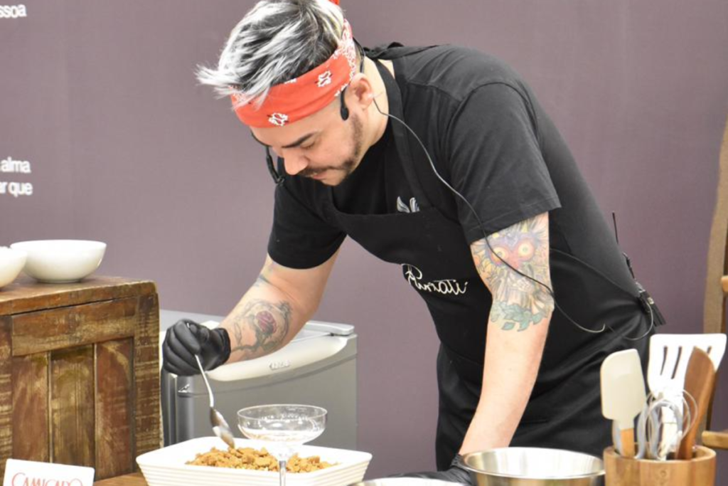 Confeiteiro de Juiz de Fora cria universo de bolos com personagens e histórias 4 Rafa Furiati Arquivo Pessoal