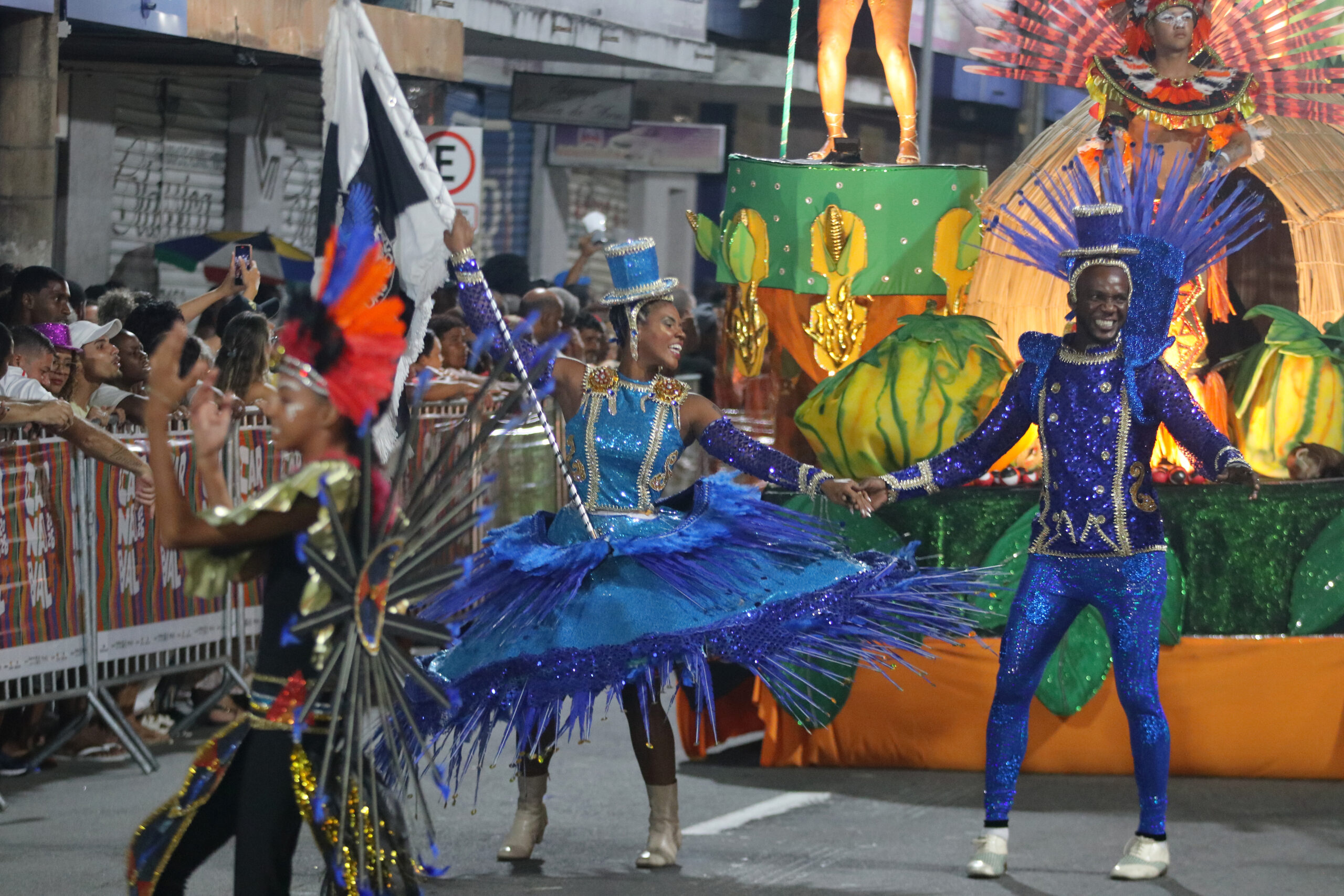 UNIÃO DAS CORES - GALERIA MATÉRIA (1).jpg UNIÃO DAS CORES - GALERIA MATÉRIA (1).jpg