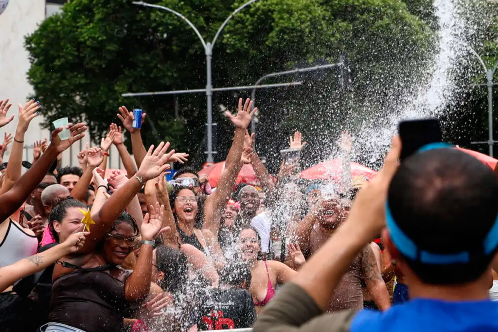 celular carnaval TOMAZ SILVA AGeNCIA BRASIL