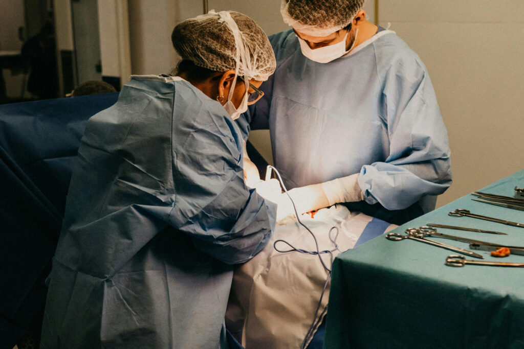 Paciente receberá R$ 58 mil após cirurgia de hérnia no lado errado que levou à amputação de testículo 1 cirurgia hernia pexels