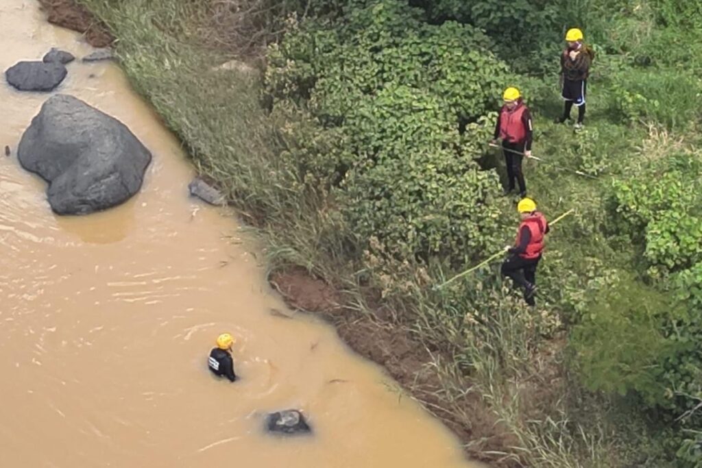 corpo jovem encontrada cachoeira
